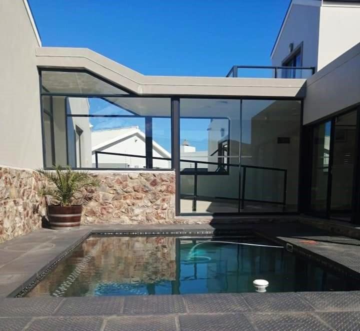 Elizabeth House Hotel Hermanus Buitenkant foto